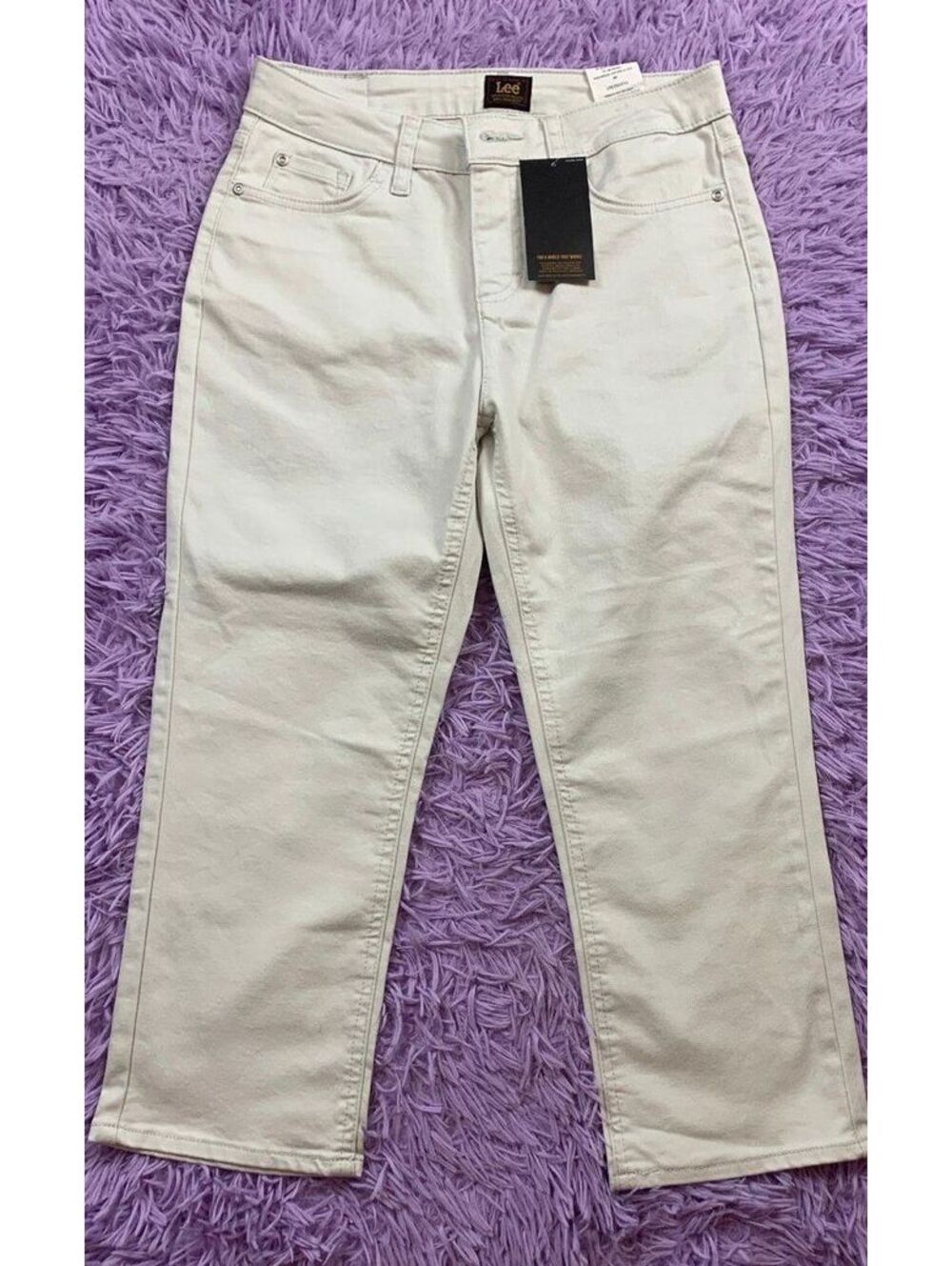 Lee premium quality and Smart fit white Capri pants size 6M